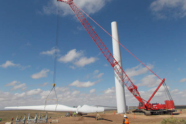 Sulky spreader compensates the influence of driving wind - Future Farming