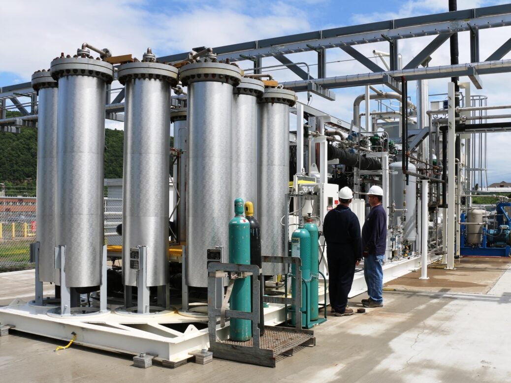 Hydrogen production and storage by Air Products