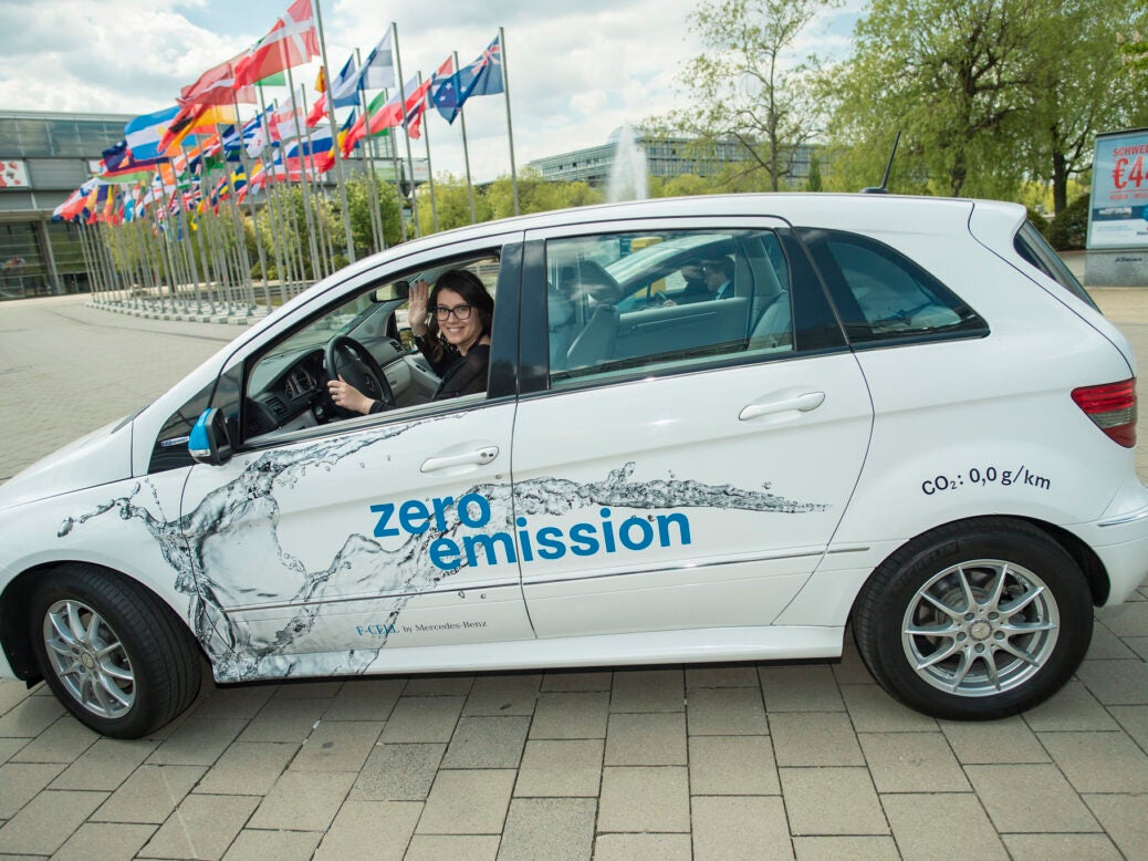 Fuel cell car