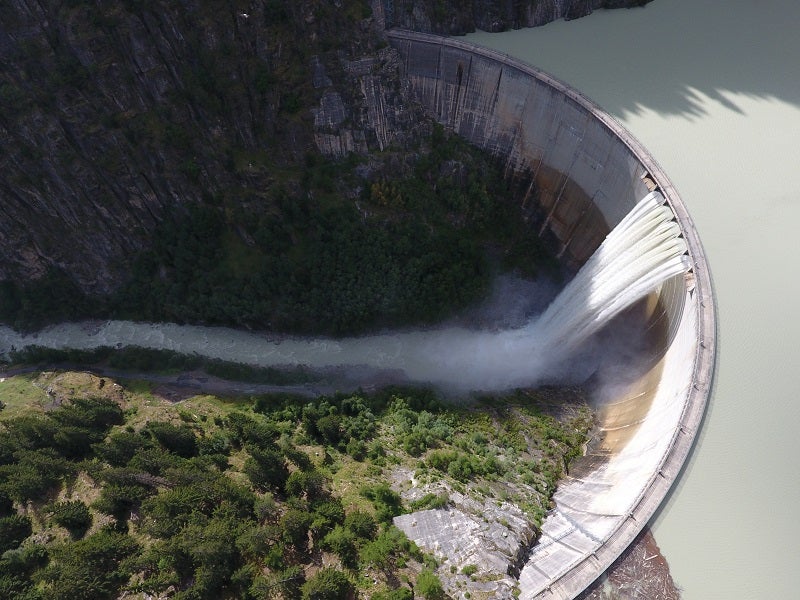 GE modernisiert Generatoren in Wasserkraftwerk in der Schweiz