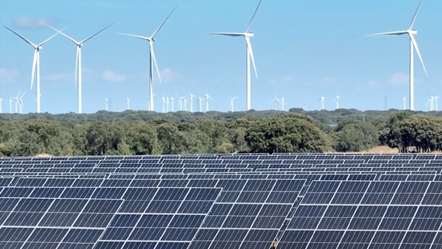 Iberdrola construye una planta híbrida eólica-solar de 74MW en España