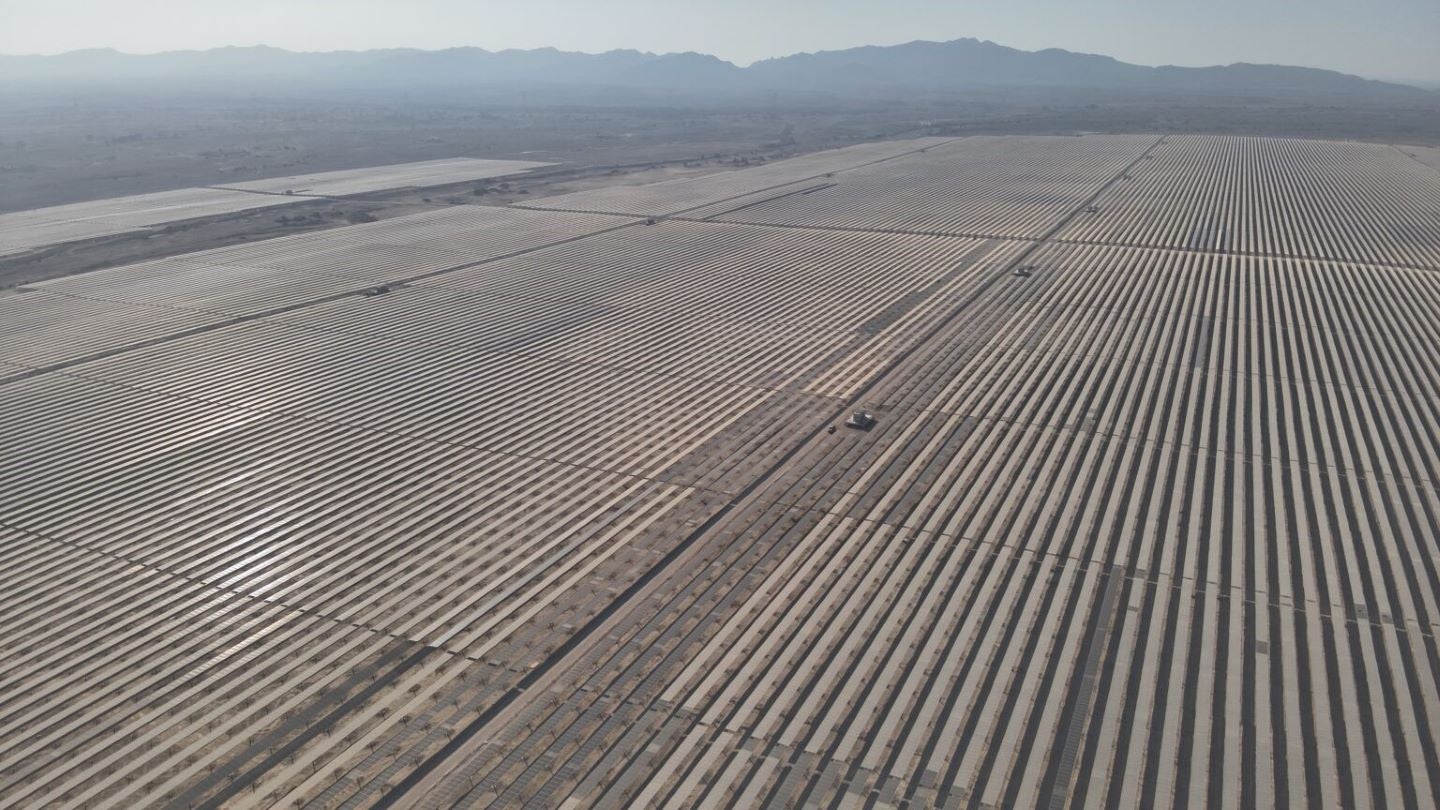 Featured Image-Manah I Solar Power Plant