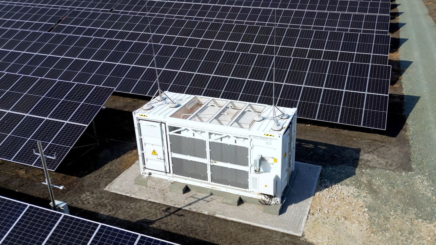 Richmond Valley Solar Farm and BESS_shutterstock_2767699017