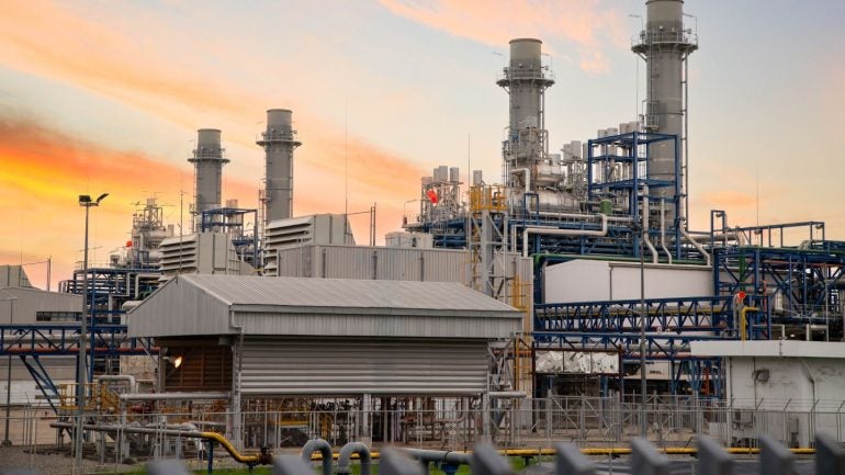 Sembcorp starts operations at 600MW CCGT power plant in Singapore